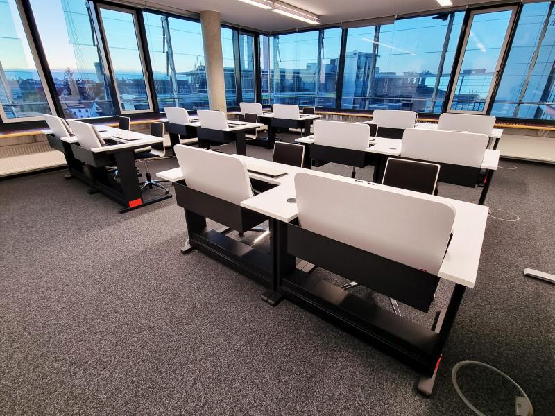 Salfer Multifunktionstisch Format+ versenkbarer Monitor bis zu 27" Deutsche Rentenversicherung Schwaben4