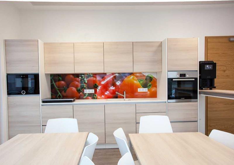 Ausstattung der Küche der Firma Steiner durch die Abteilung Büroeinrichtung der Firma Salfer in Mühldorf Ausstattung der Küche der Firma Steiner durch die Abteilung Büroeinrichtung der Firma Salfer in Mühldorf