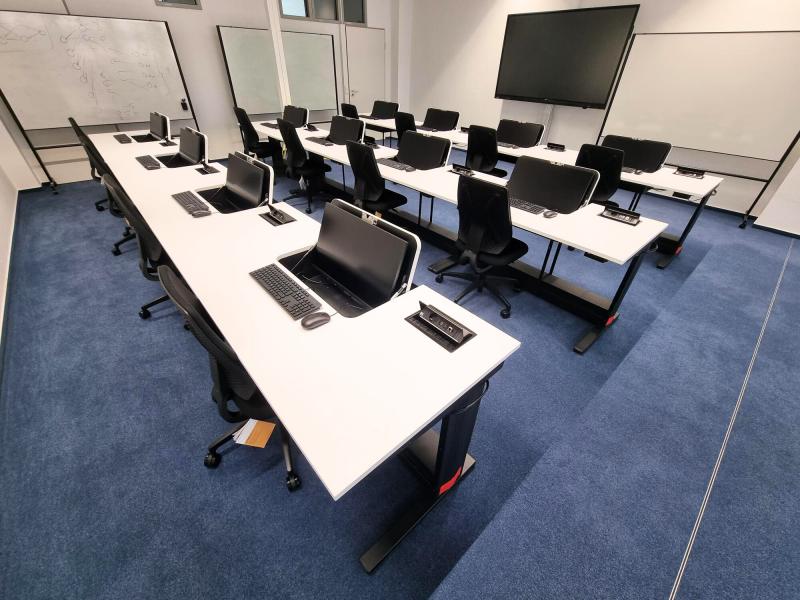 Salfer Computertisch Format + versenkbarer Monitor bis zu 27"