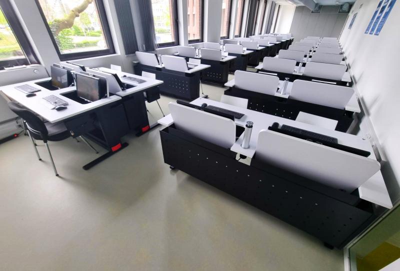 Salfer-Multifunktionstisch Format+- versenkbarer Monitor bis zu 27"