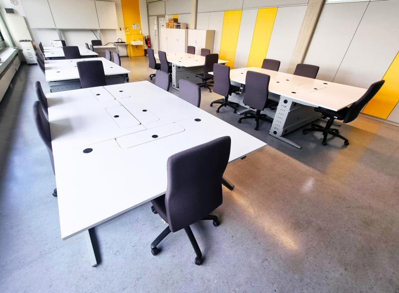 Salfer Multifunktionstische Plug-in- vertikaler Auszug bis zu 27"