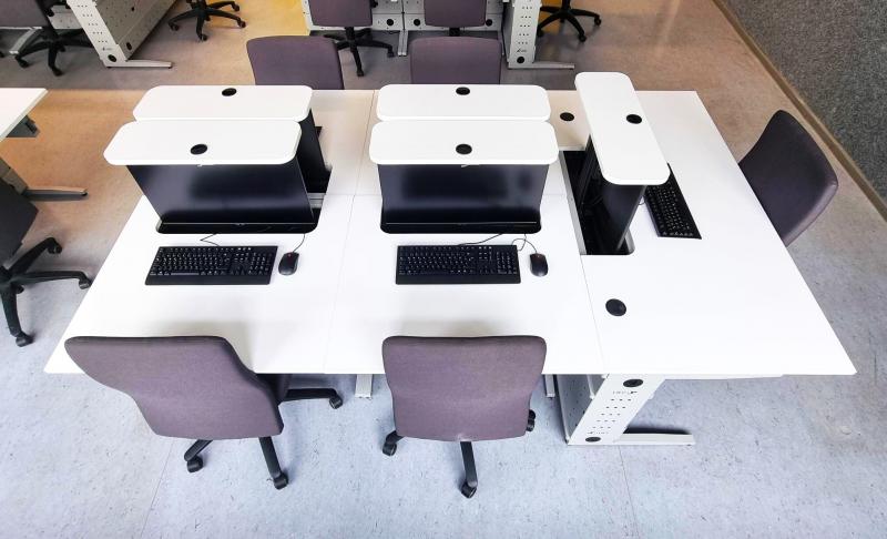 Salfer Multifunktionstische Plug-in- vertikaler Auszug bis zu 27"