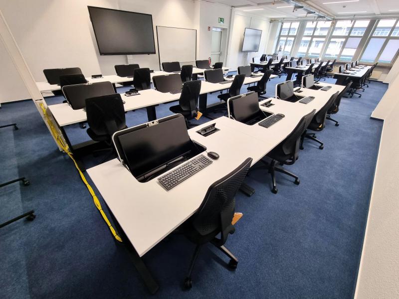 Salfer Computertisch Format + versenkbarer Monitor bis zu 27"