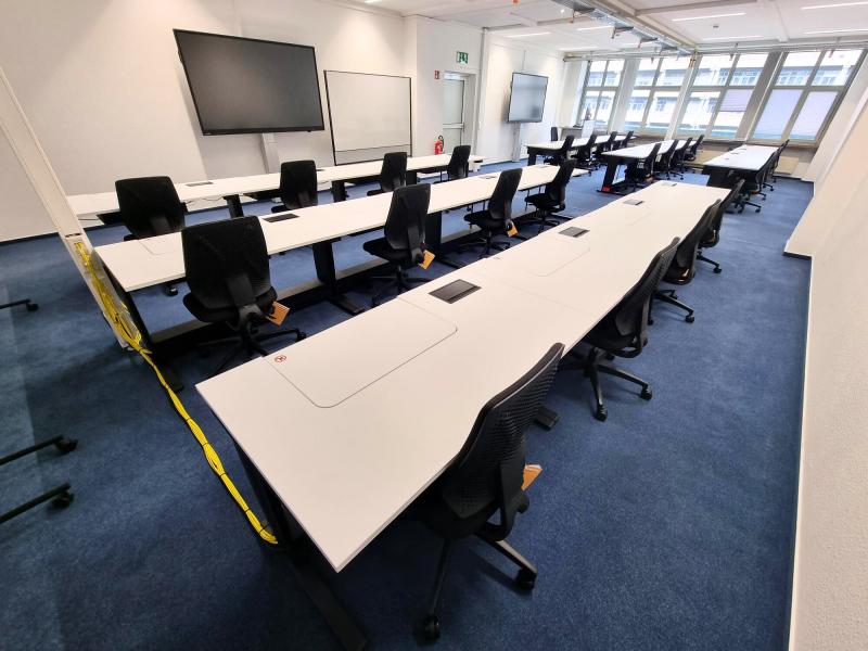 Salfer Computertisch Format + versenkbarer Monitor bis zu 27"