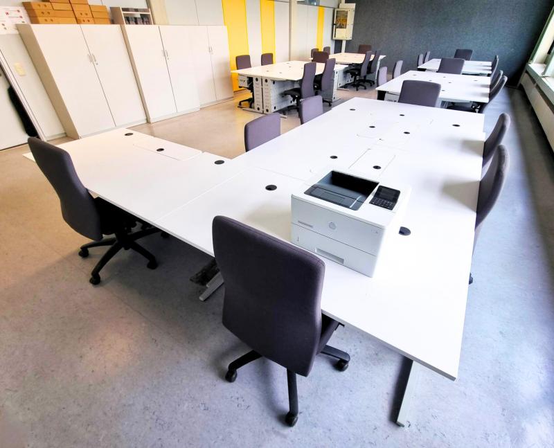 Salfer Multifunktionstische Plug-in- vertikaler Auszug bis zu 27"