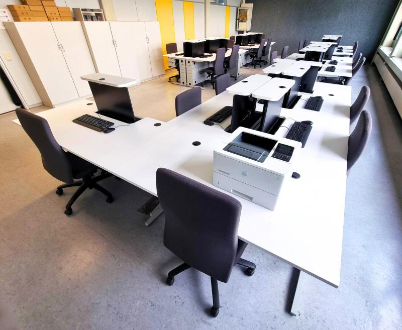 Salfer Multifunktionstische Plug-in- vertikaler Auszug bis zu 27"