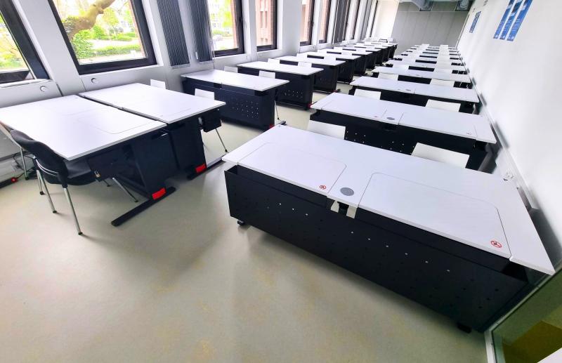 Salfer-Multifunktionstisch Format+- versenkbarer Monitor bis zu 27"