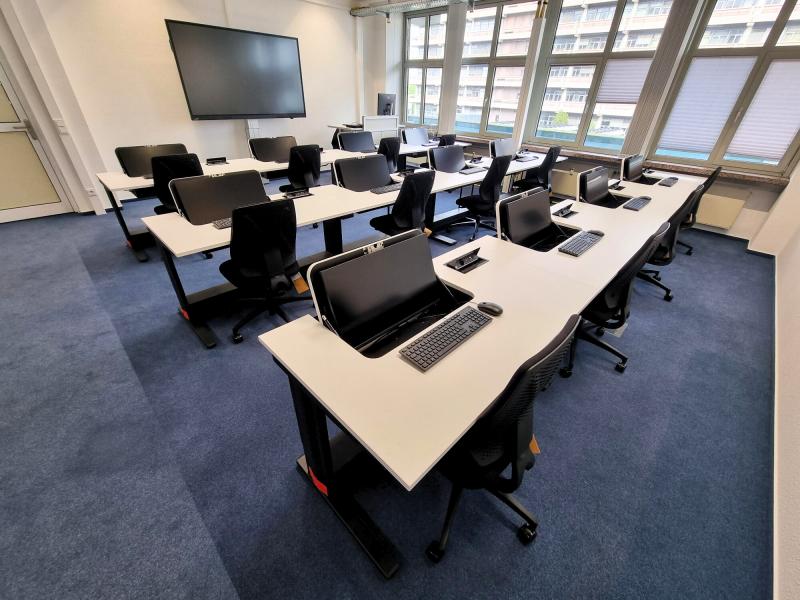 Salfer Computertisch Format + versenkbarer Monitor bis zu 27"