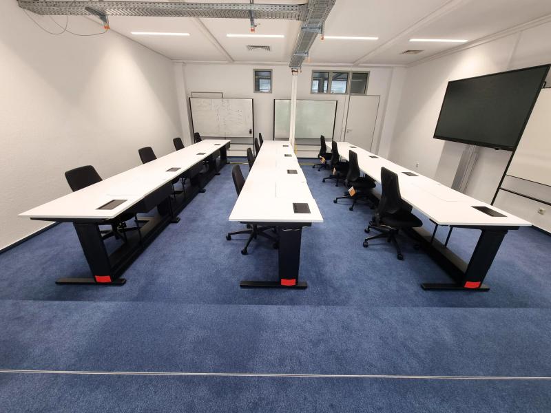 Salfer Computertisch Format + versenkbarer Monitor bis zu 27"