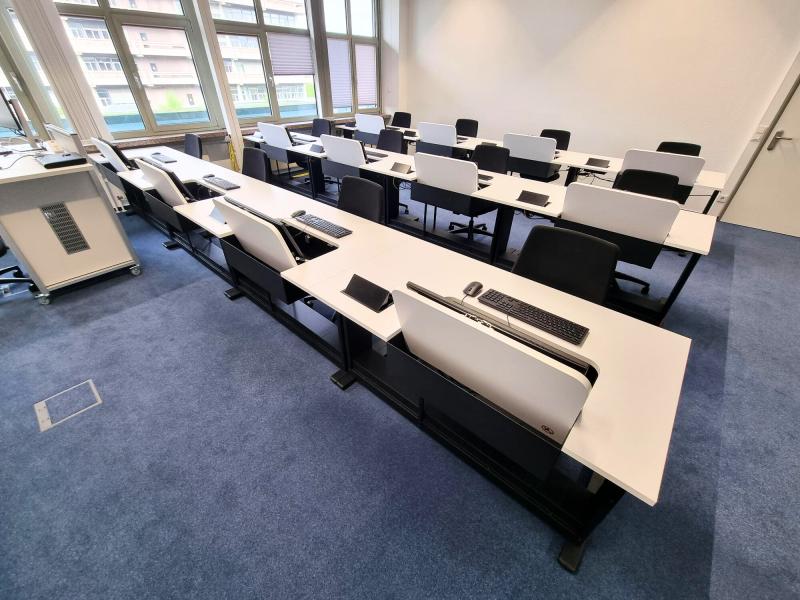 Salfer Computertisch Format + versenkbarer Monitor bis zu 27"