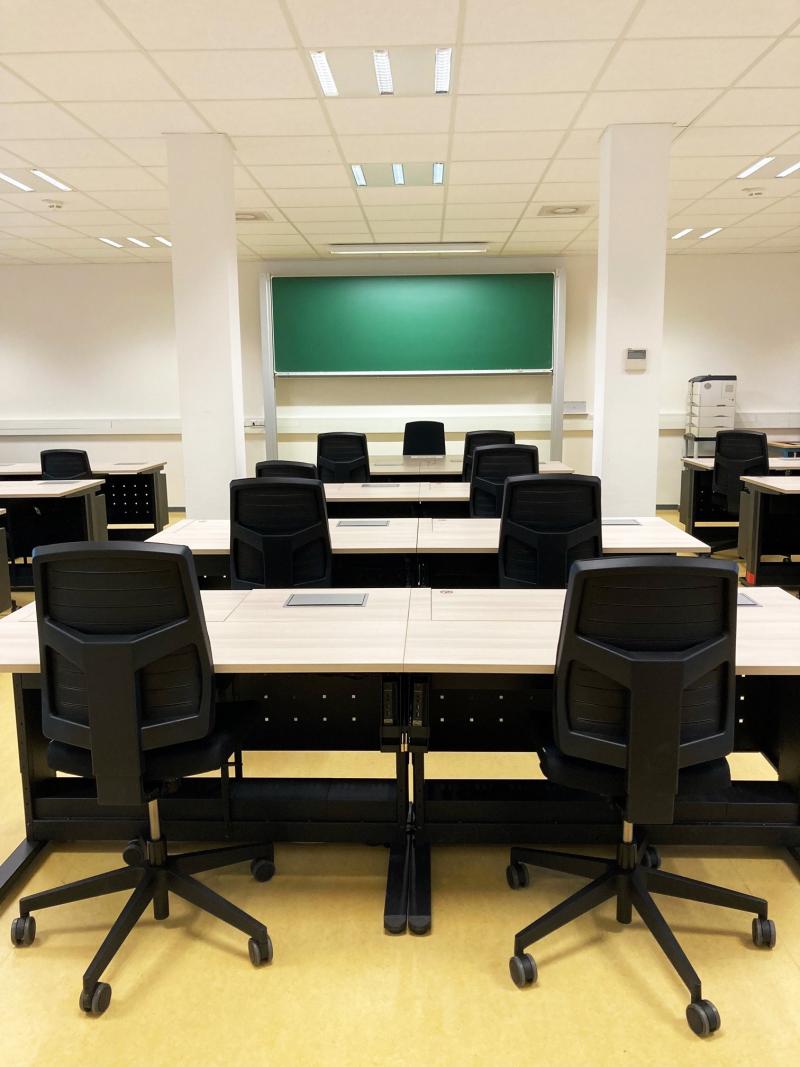 Salfer Multifunktionstisch Format+ versenkbarer Monitor bis zu 24" inklusive Mini-PC-Container Hochschule für Angewandte Wissenschaften Hamburg5