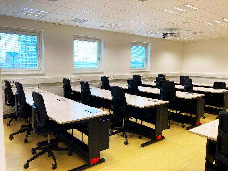 Salfer Multifunktionstisch Format+ versenkbarer Monitor bis zu 24" inklusive Mini-PC-Container Hochschule für Angewandte Wissenschaften Hamburg6