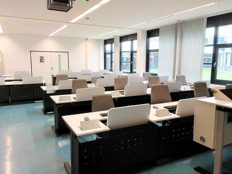 Salfer Multifunktionstisch Format+ versenkbarer Monitor bis zu 27" Hochschule Hannover