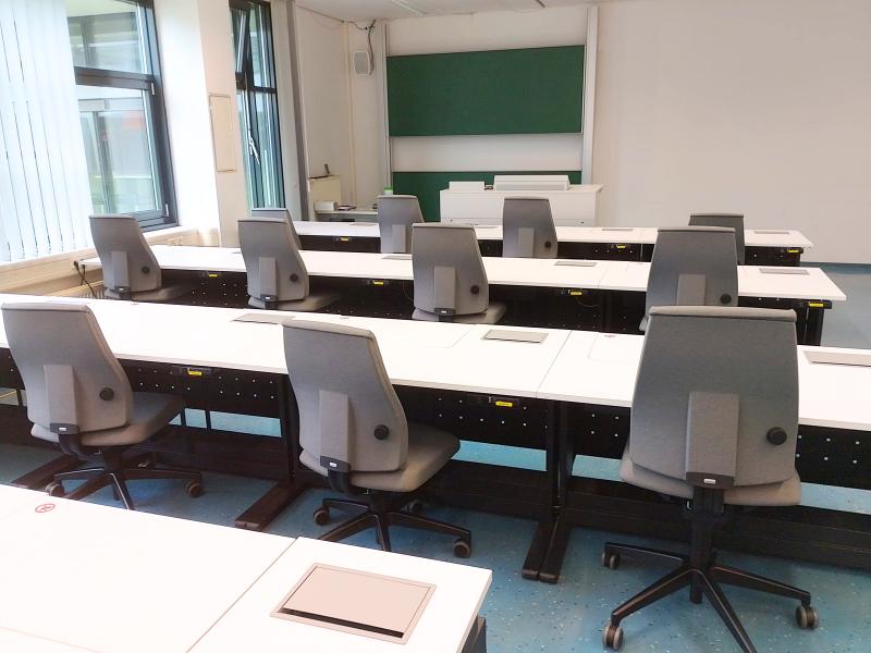 Salfer Multifunktionstisch Format+ versenkbarer Monitor bis zu 27" Hochschule Hannover3