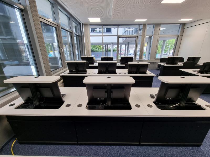 Salfer Multifunktionstisch PlugIn vertikaler Auszug Hochtaunuskreis7