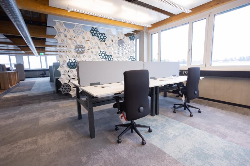 Salfer Büroeinrichtung Büro mit höhenverstellbarem Schreibtisch Neuausstattung Netzsch Campus Waldkraiburg1 Salfer Büroeinrichtung Büro mit höhenverstellbarem Schreibtisch Neuausstattung Netzsch Campus Waldkraiburg1