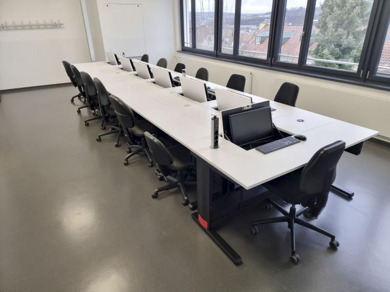 Salfer Multifunktionstisch Format+ versenkbarer Monitor bis zu 24" Private Berufsakademie für Aus- und Weiterbildung Passau gGmbH1