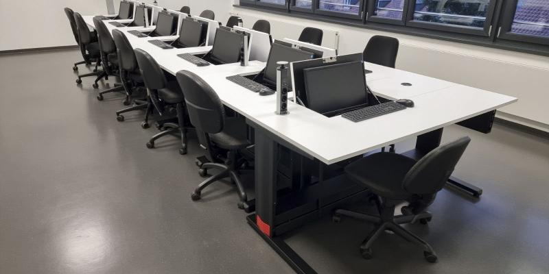 Salfer Multifunktionstisch Format+ versenkbarer Monitor bis zu 24" Private Berufsakademie für Aus- und Weiterbildung Passau gGmbH3