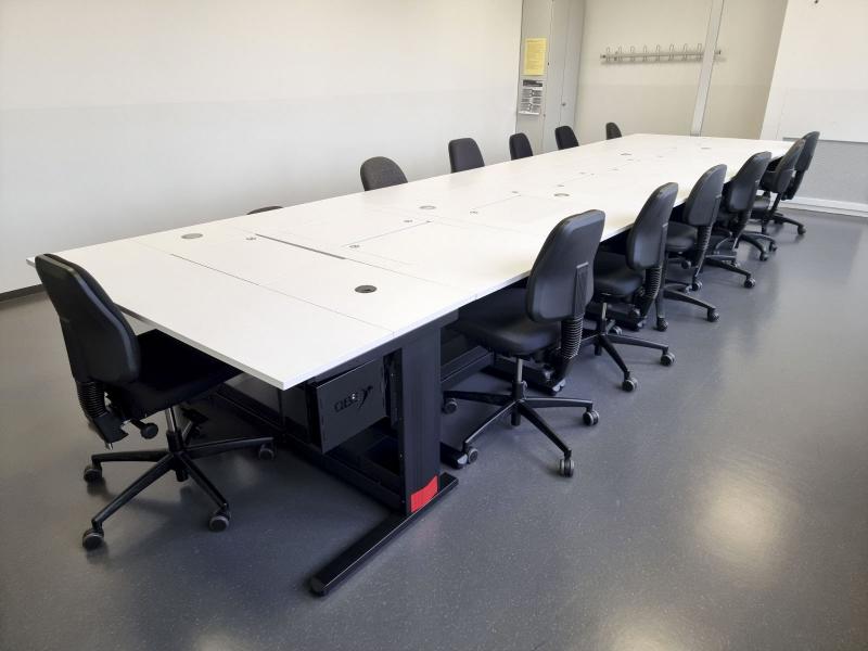 Salfer Multifunktionstisch Format+ versenkbarer Monitor bis zu 24" Private Berufsakademie für Aus- und Weiterbildung Passau gGmbH4
