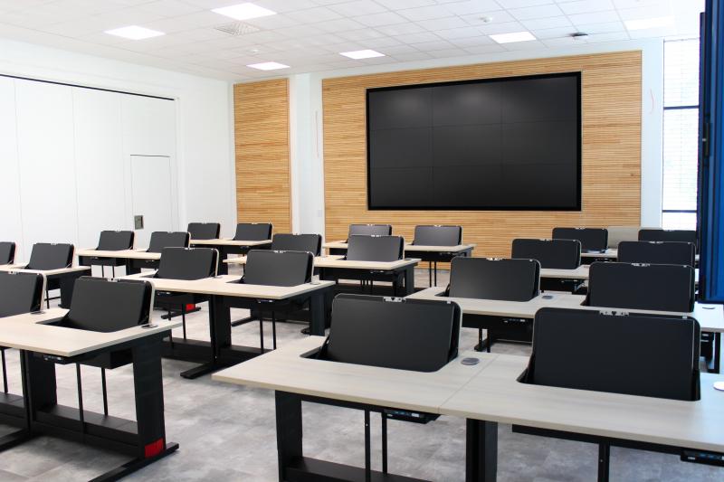 Salfer Multifunktionstisch Format+ versenkbarer Monitor bis zu 27" HWK Chemnitz5