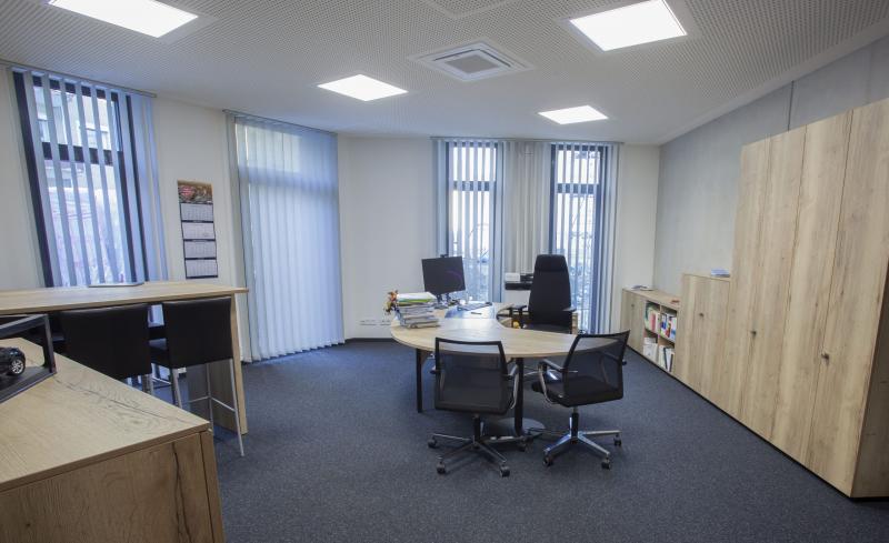 Ausstattung der Einzelbüros durch die Büromöbelabteilung Firma Salfer GmbH Ausstattung der Einzelbüros durch die Büromöbelabteilung Firma Salfer GmbH