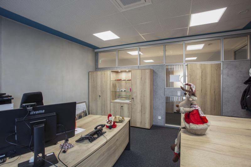 Planung- Lieferung und Montage der Büros durch die Büromöbelabteilung der Firma Salfer GmbH aus Mühldorf am Inn Planung- Lieferung und Montage der Büros durch die Büromöbelabteilung der Firma Salfer GmbH aus Mühldorf am Inn